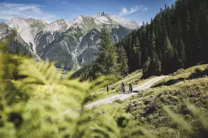 Bike_and_Hike_Hoher_Riffler_Sommer-TVB-St-Anton-am-Arlberg_Patrick-Baetz