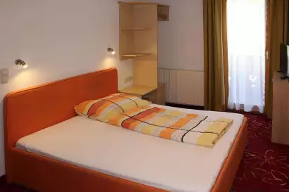 5_haus_birgit_pettneu_appartement_zimmer